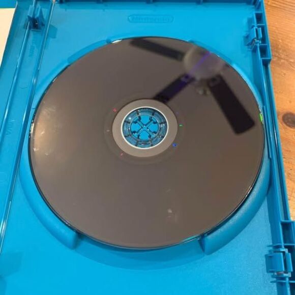 Disney Epic Mickey 2: The Power of Two Nintendo Wii U console - Picture 4 of 4